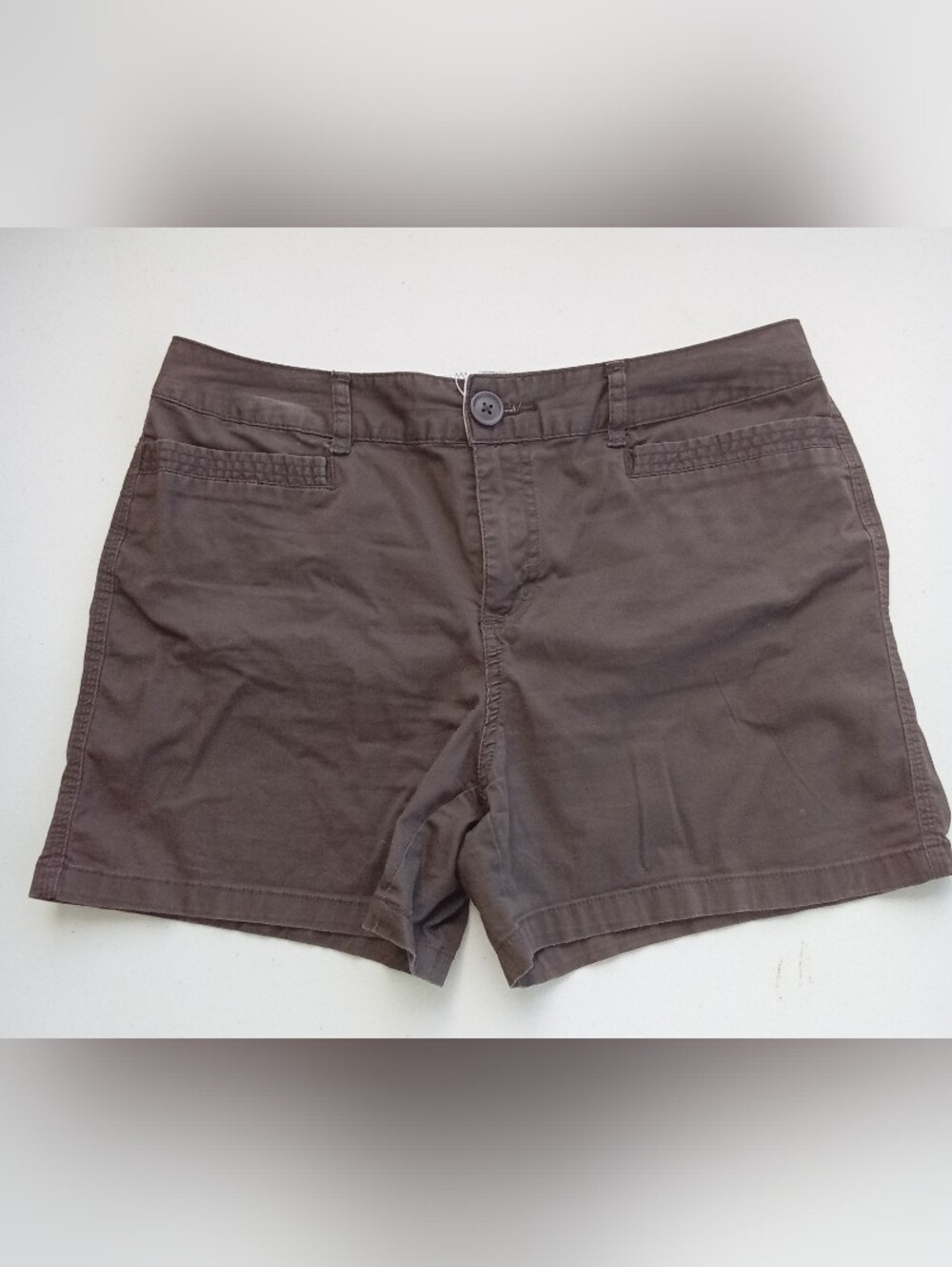 St. John’s Bay Women’s Brown Chino Shorts – Size 8
